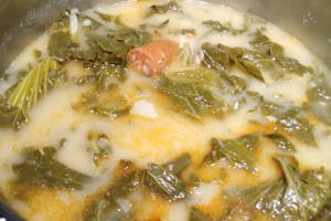 Caldo gallego berzas