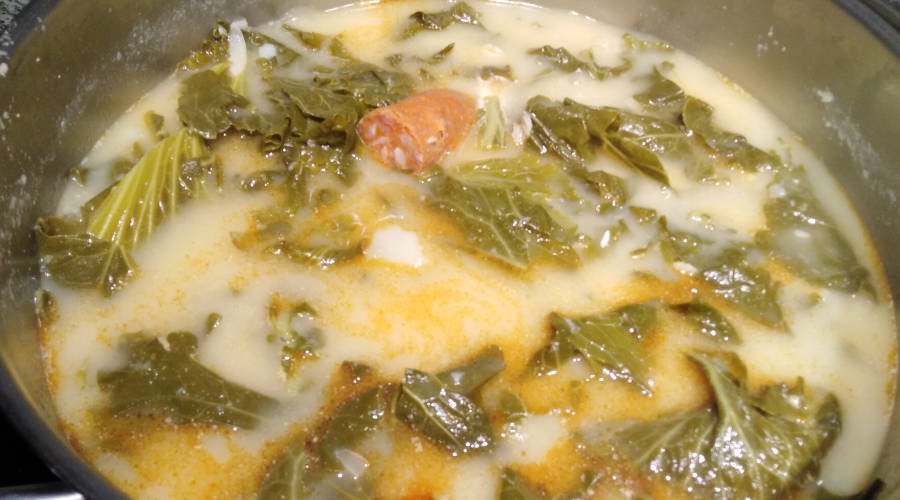 Caldo gallego berzas