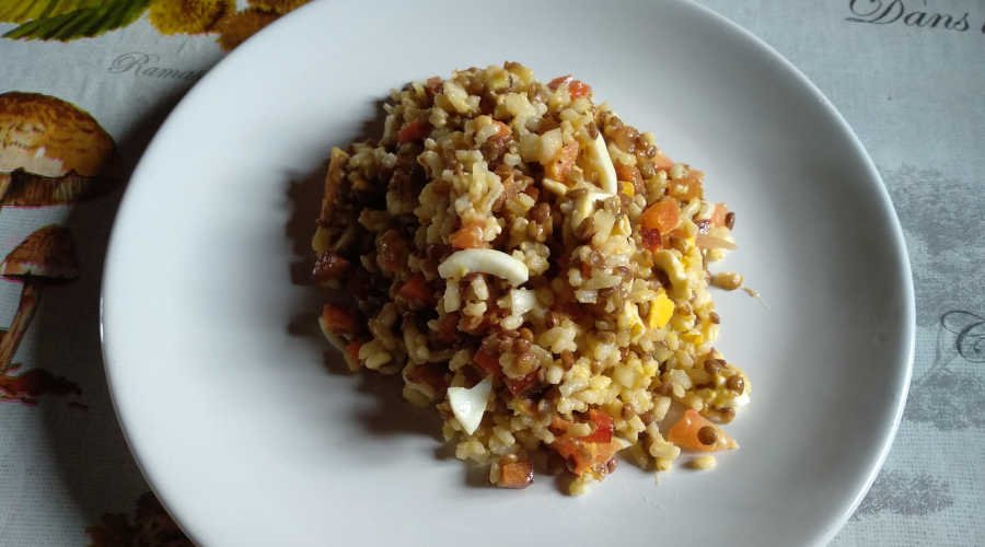 Ensalada lentejas arroz huevo