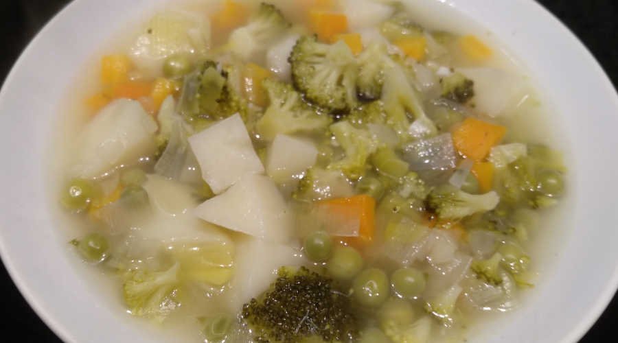 Sopa brocoli zanahoria guisante patata